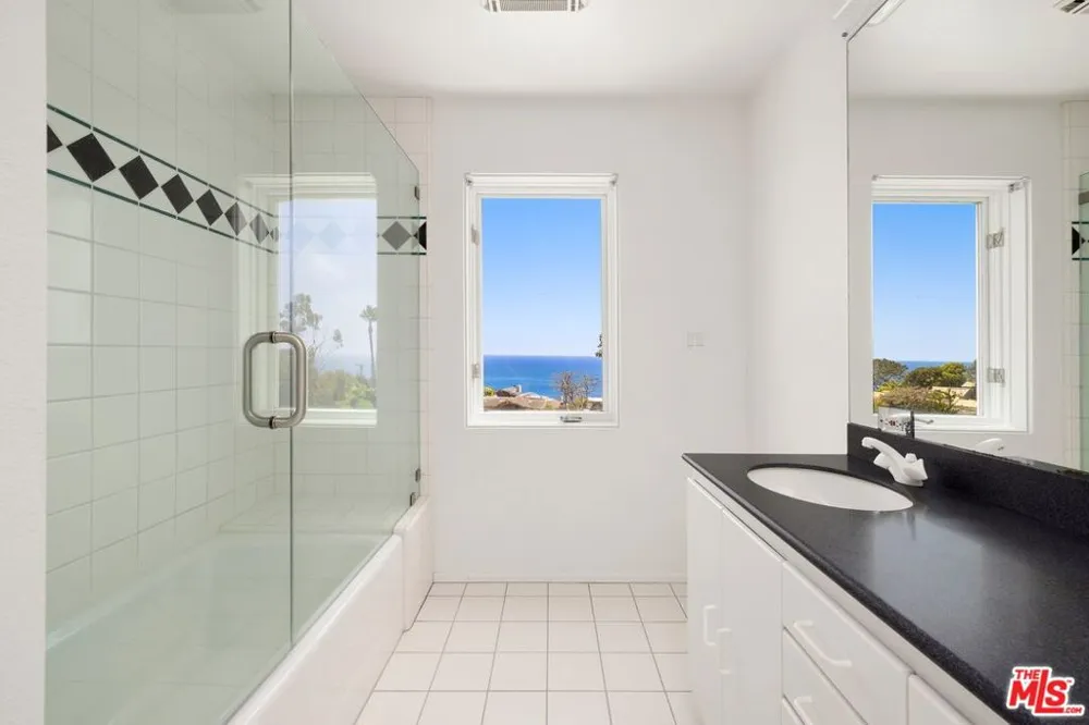 29035 Cliffside Drive Malibu, CA 90265