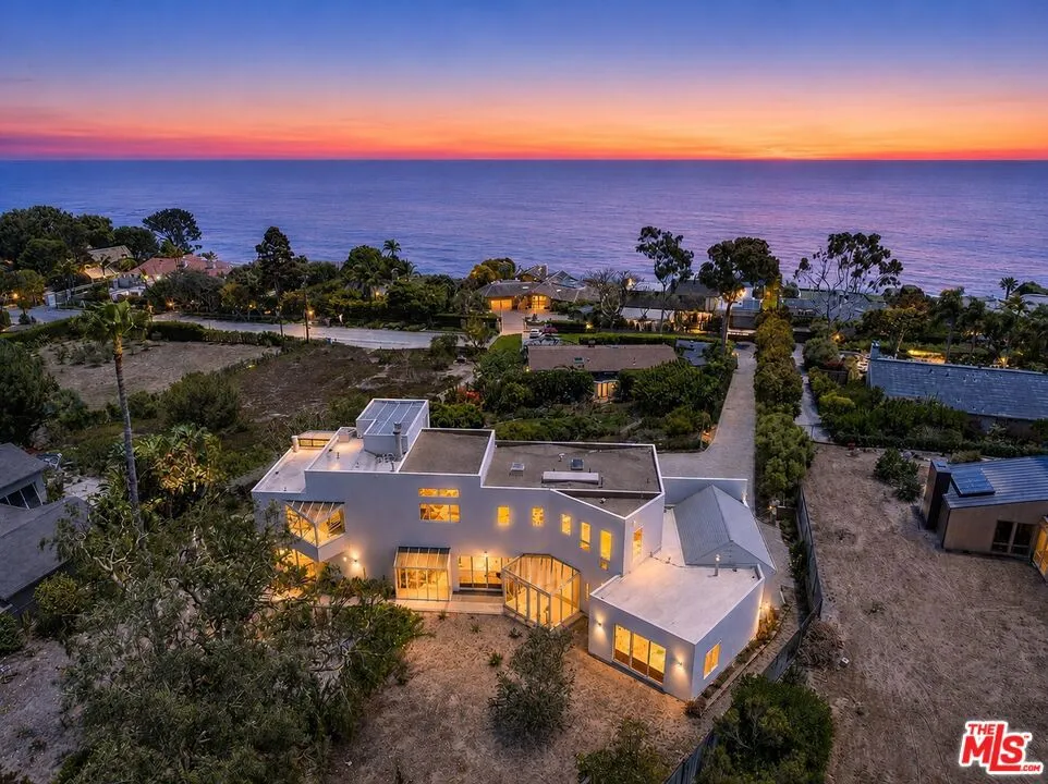 29035 Cliffside Drive Malibu, CA 90265