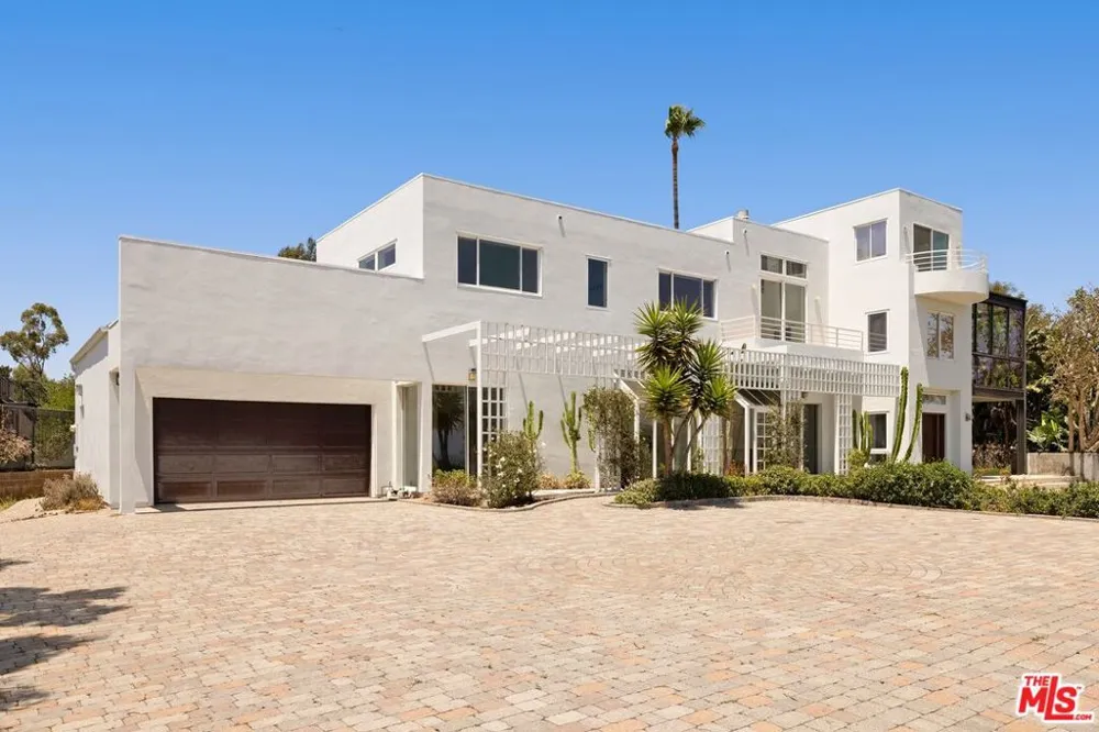 29035 Cliffside Drive Malibu, CA 90265