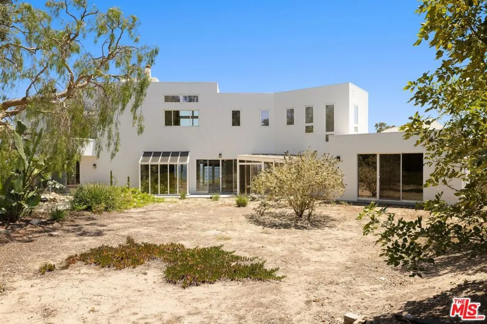 29035 Cliffside Drive Malibu, CA 90265