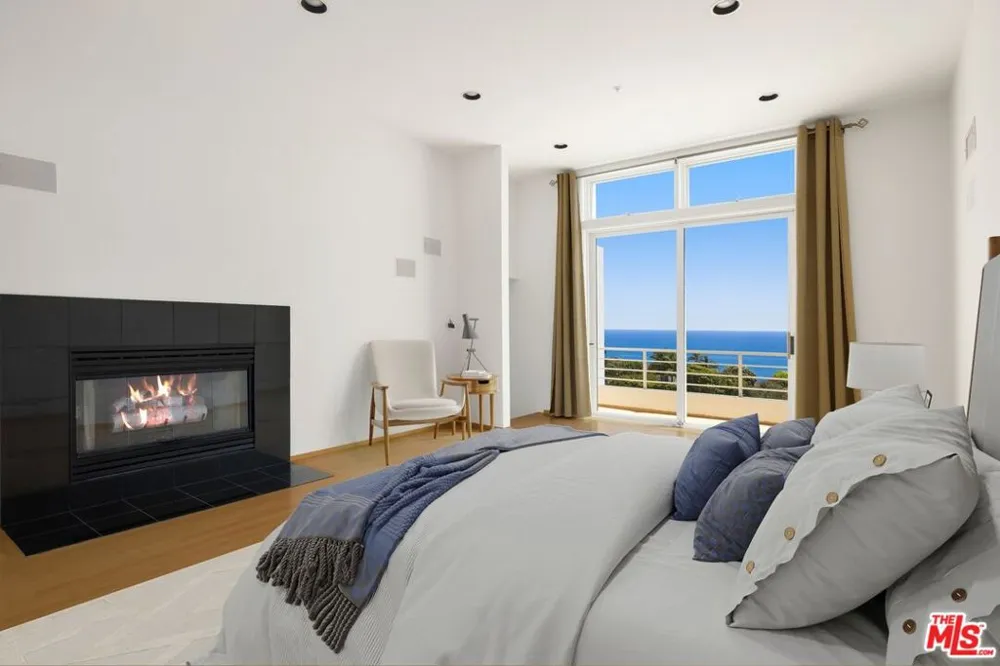 29035 Cliffside Drive Malibu, CA 90265