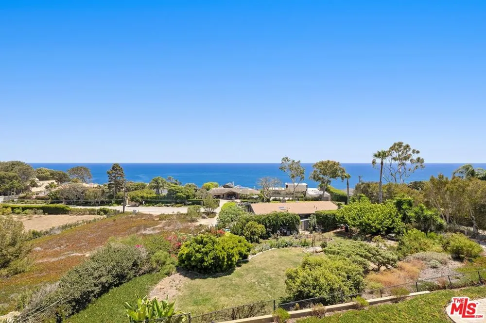29035 Cliffside Drive Malibu, CA 90265