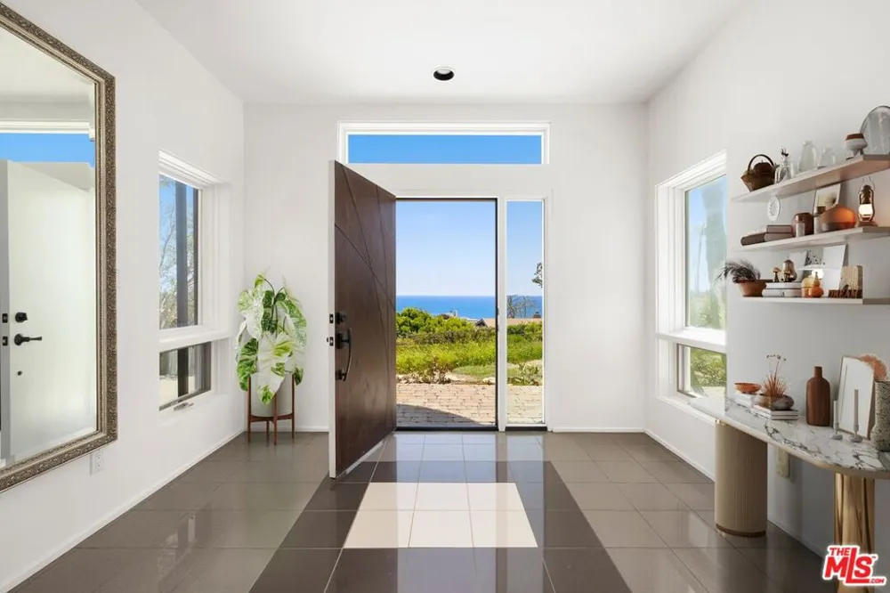 29035 Cliffside Drive Malibu, CA 90265