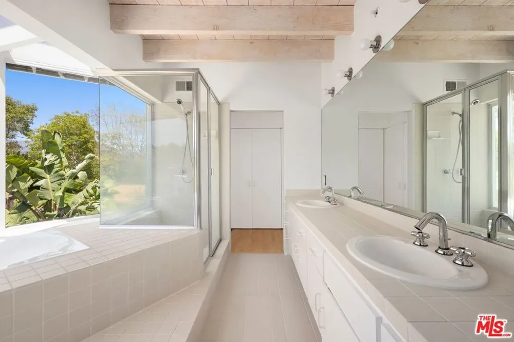 29035 Cliffside Drive Malibu, CA 90265