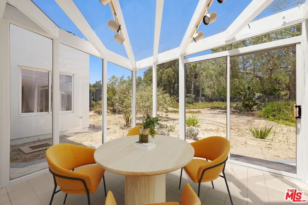 29035 Cliffside Drive Malibu, CA 90265