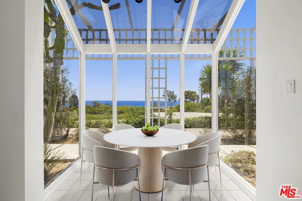 29035 Cliffside Drive Malibu, CA 90265
