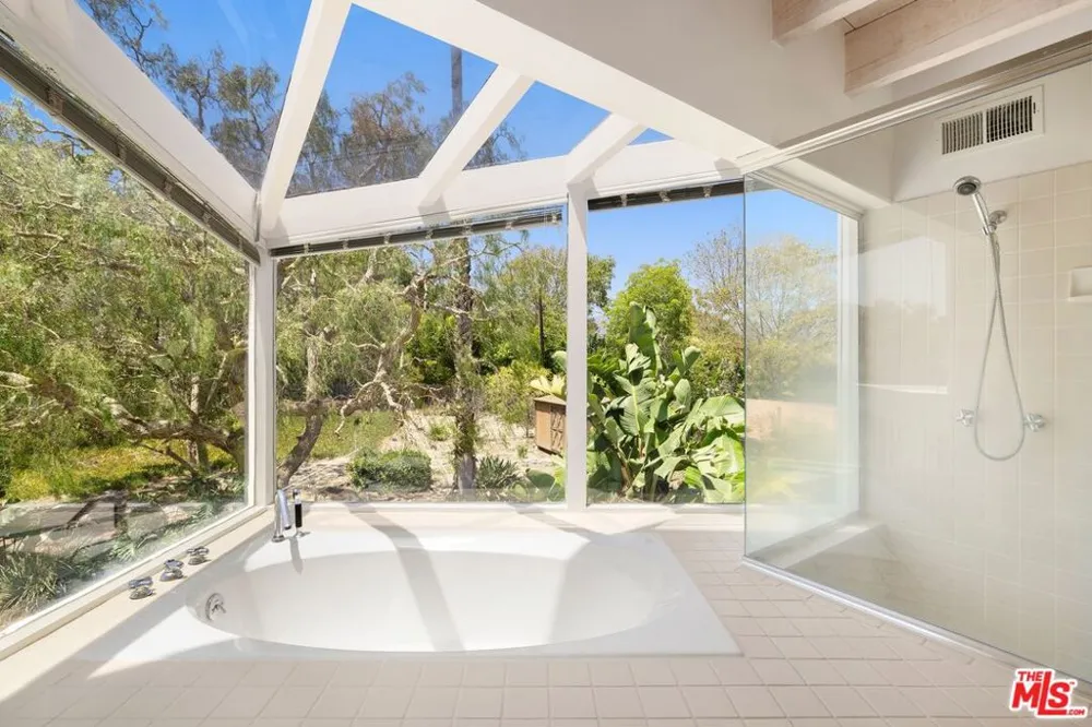 29035 Cliffside Drive Malibu, CA 90265