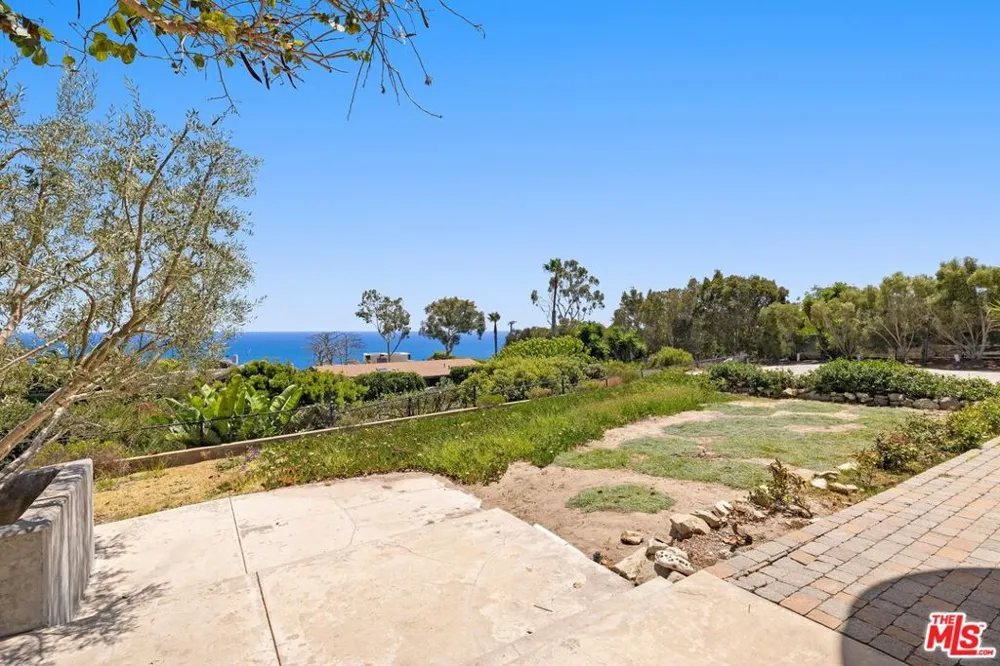29035 Cliffside Drive Malibu, CA 90265