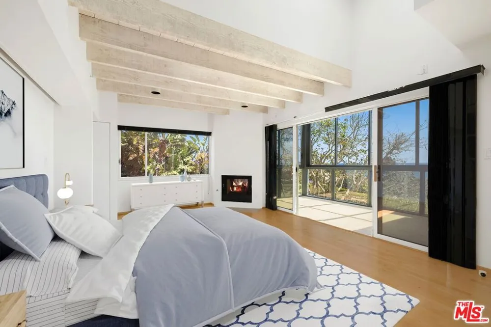 29035 Cliffside Drive Malibu, CA 90265