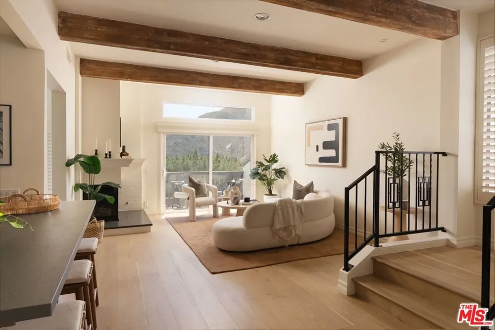 1692 Michael Lane Los Angeles, CA 90272