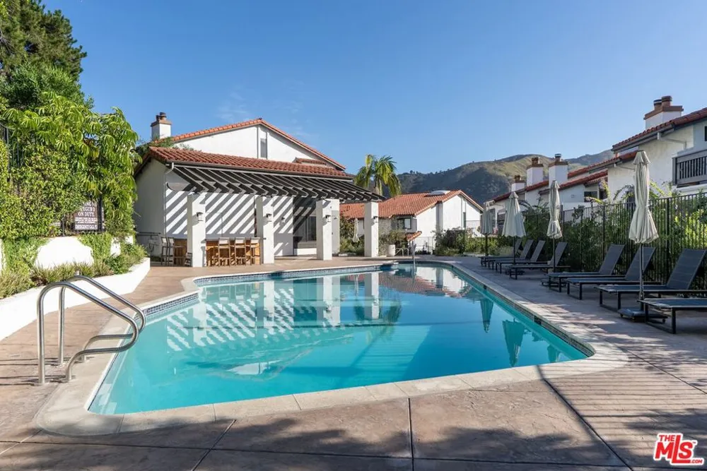 1692 Michael Lane Los Angeles, CA 90272