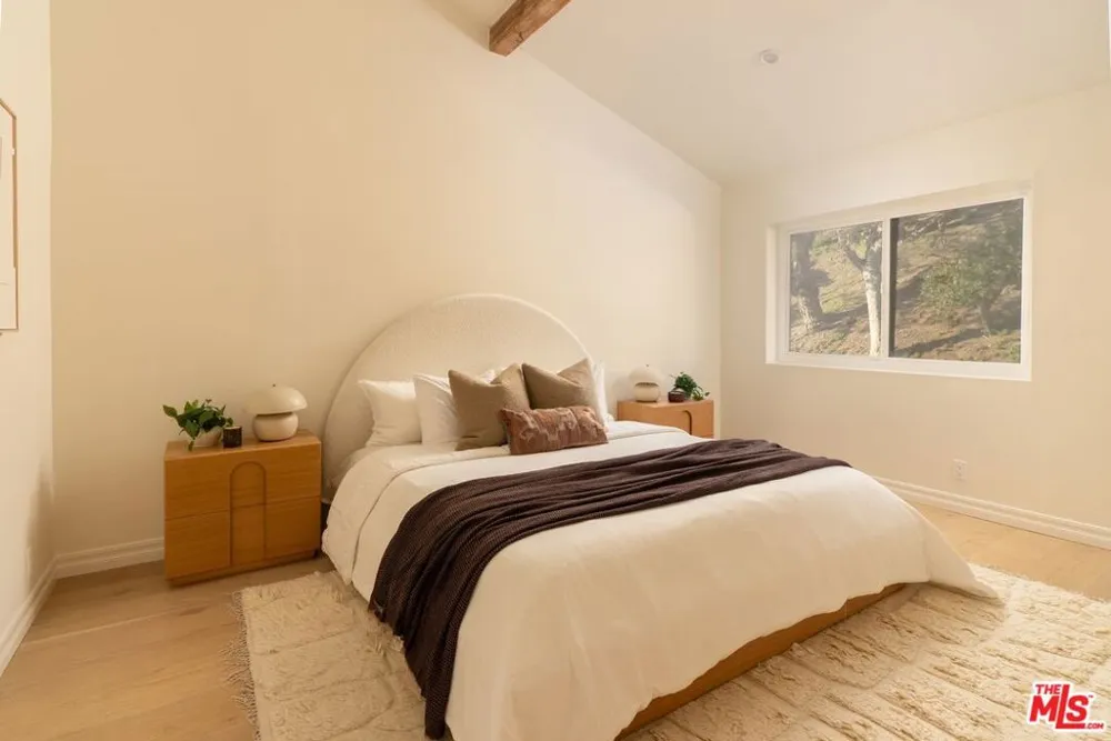 1692 Michael Lane Los Angeles, CA 90272