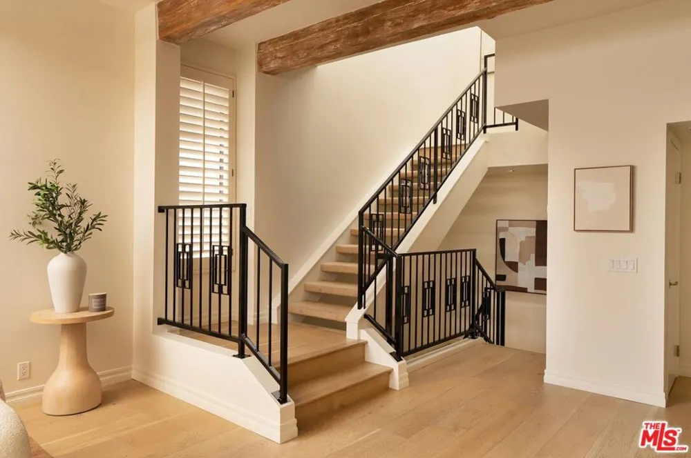 1692 Michael Lane Los Angeles, CA 90272
