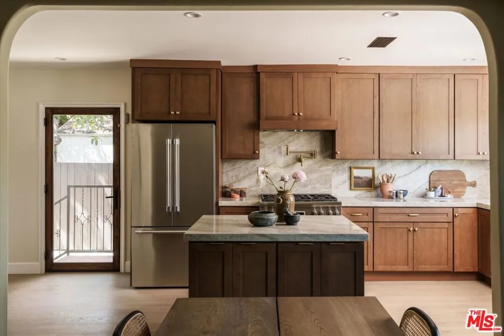 1545 Benton Way Los Angeles, CA 90026
