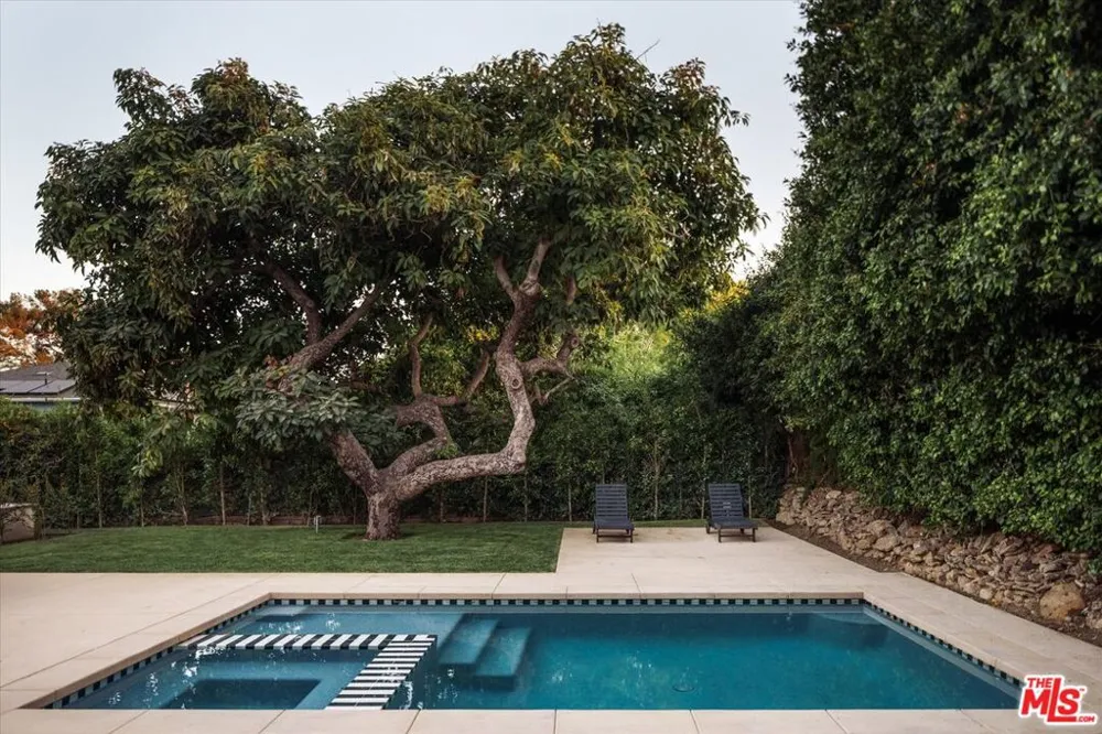 1545 Benton Way Los Angeles, CA 90026