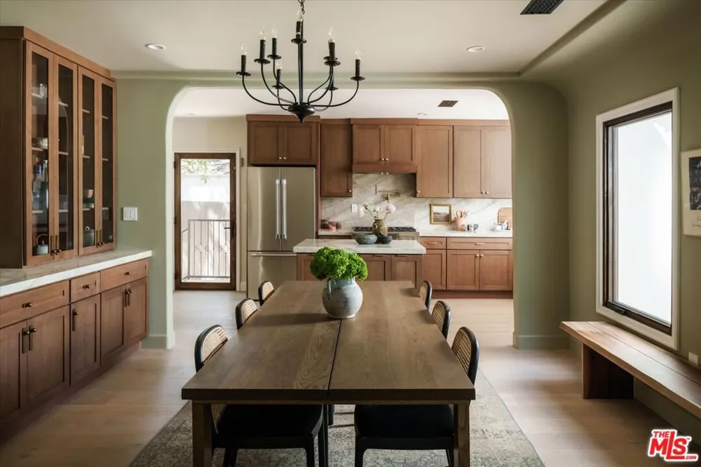 1545 Benton Way Los Angeles, CA 90026
