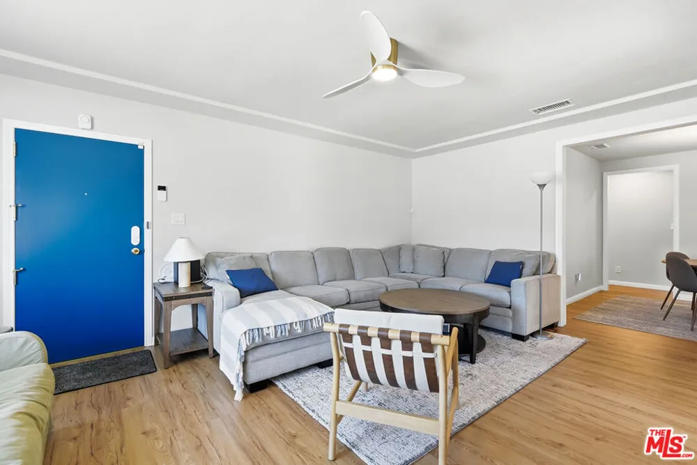 7501 Earldom Avenue Playa del Rey, CA 90293