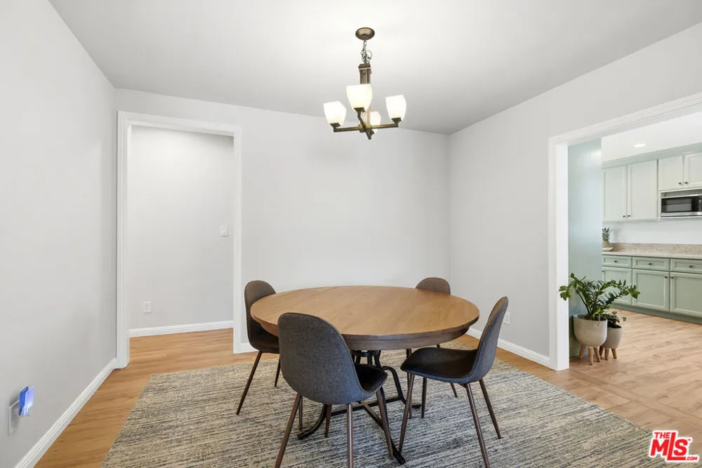 7501 Earldom Avenue Playa del Rey, CA 90293