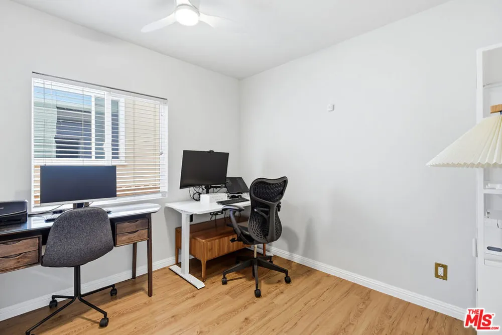 7501 Earldom Avenue Playa del Rey, CA 90293