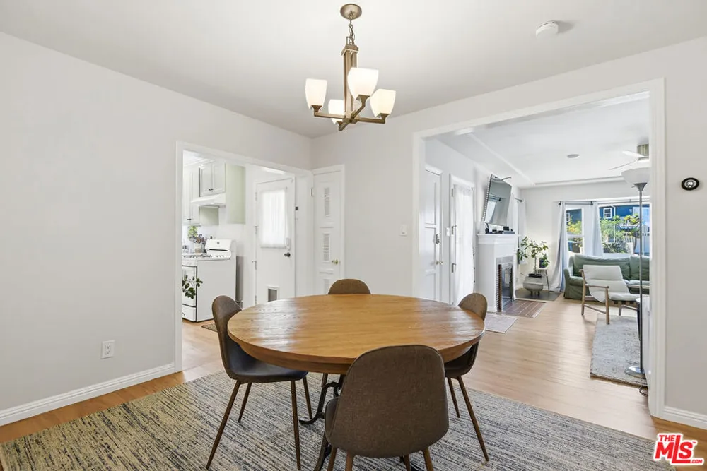 7501 Earldom Avenue Playa del Rey, CA 90293