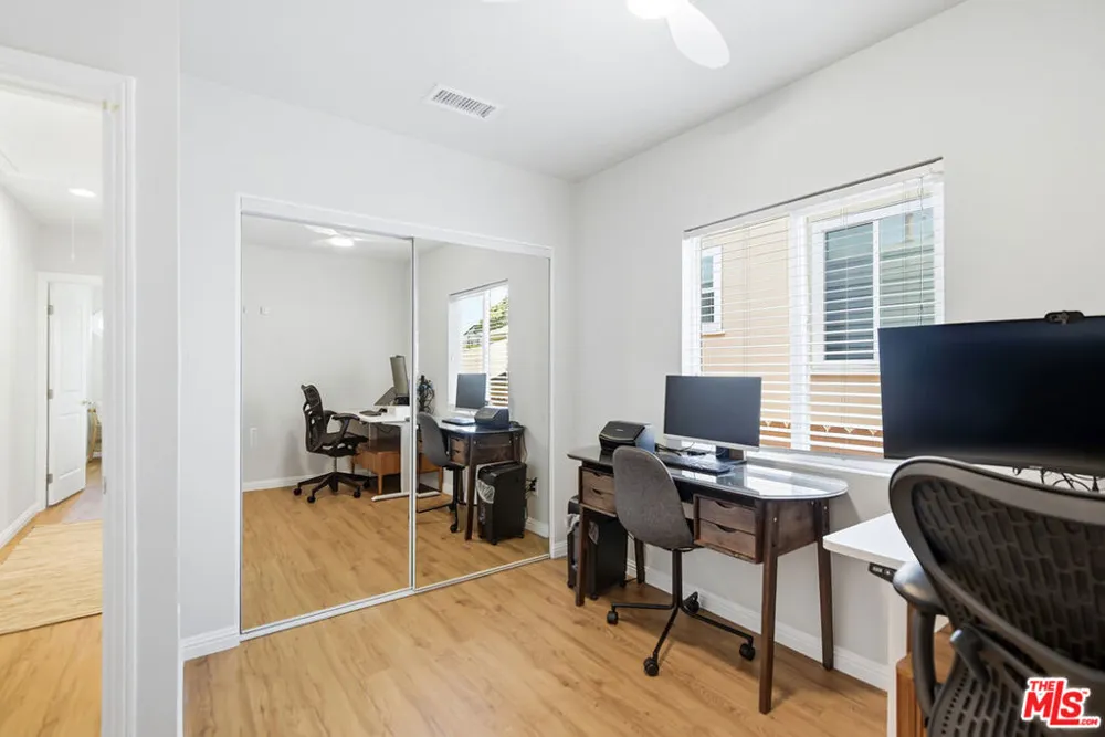 7501 Earldom Avenue Playa del Rey, CA 90293