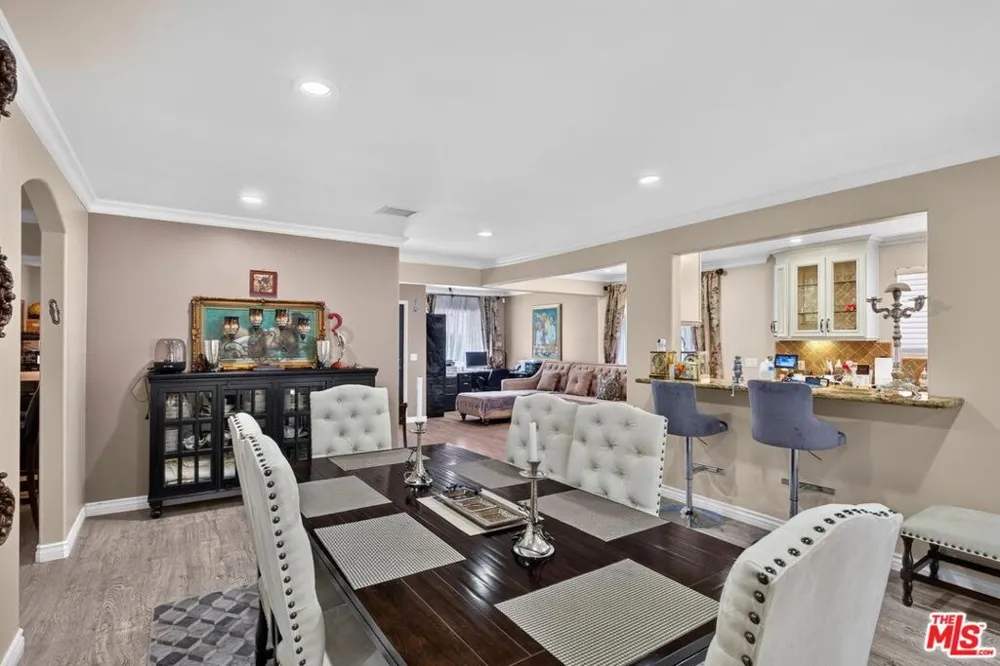 14743 McCormick Street Sherman Oaks, CA 91411