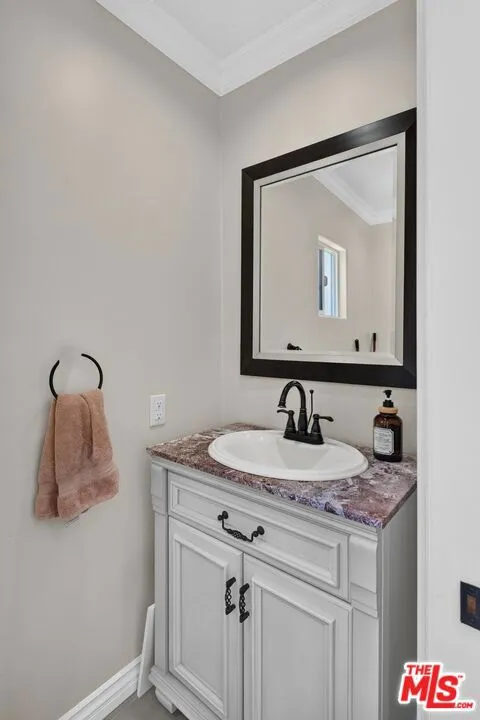 14743 McCormick Street Sherman Oaks, CA 91411