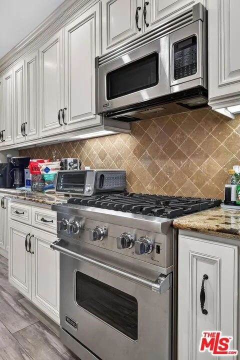 14743 McCormick Street Sherman Oaks, CA 91411