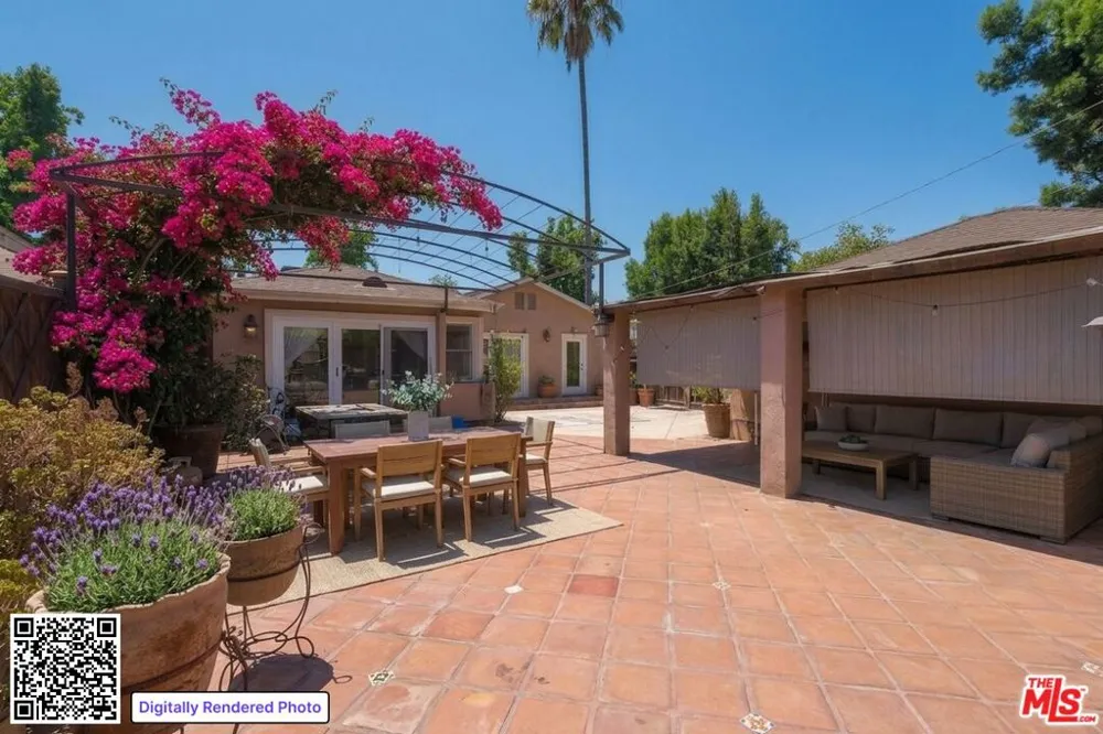 14743 McCormick Street Sherman Oaks, CA 91411
