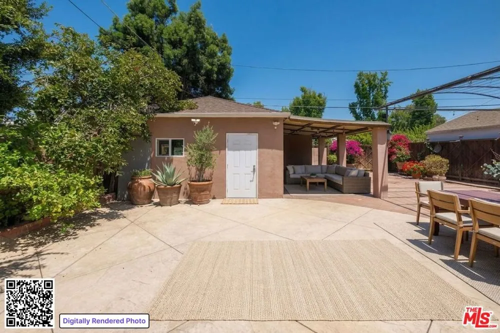14743 McCormick Street Sherman Oaks, CA 91411