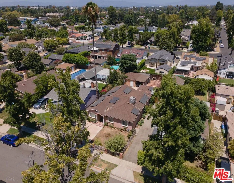 14743 McCormick Street Sherman Oaks, CA 91411