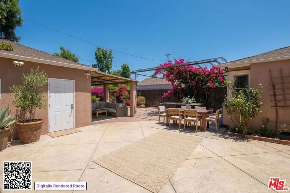 14743 McCormick Street Sherman Oaks, CA 91411