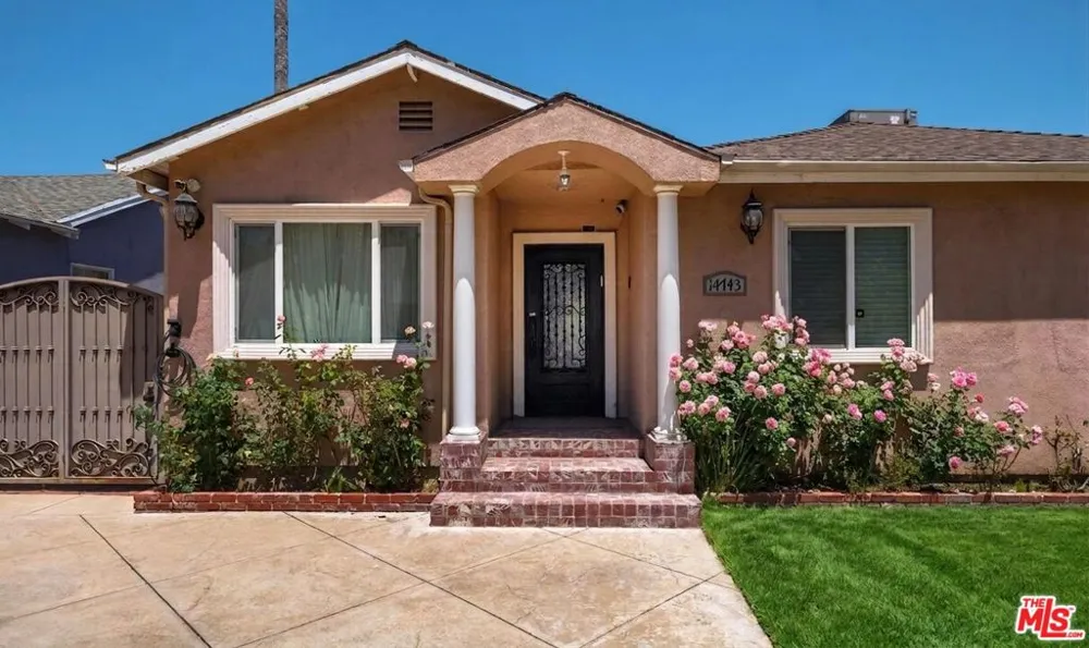 14743 McCormick Street Sherman Oaks, CA 91411