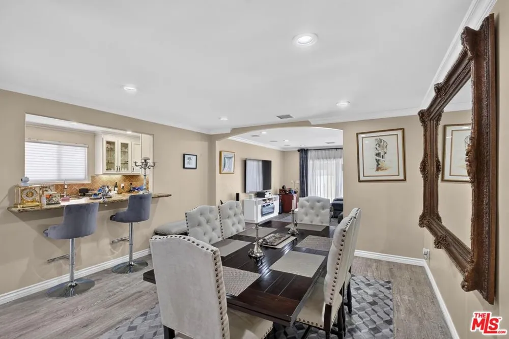 14743 McCormick Street Sherman Oaks, CA 91411