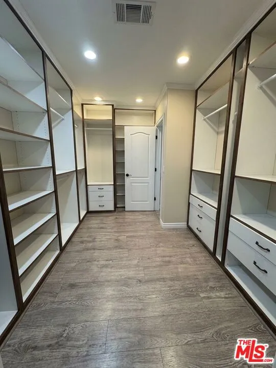 14743 McCormick Street Sherman Oaks, CA 91411