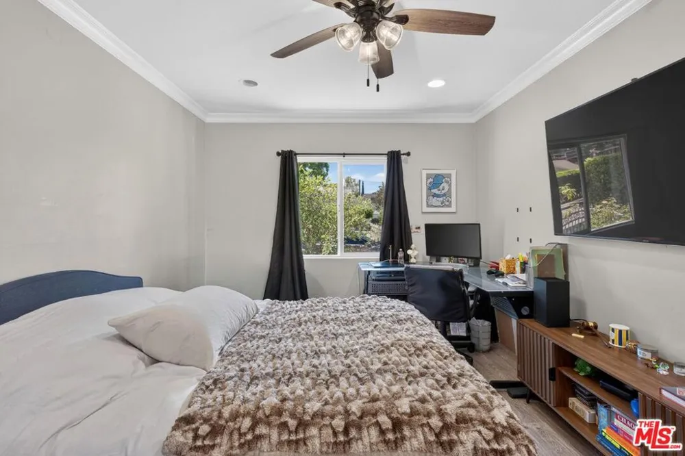 14743 McCormick Street Sherman Oaks, CA 91411