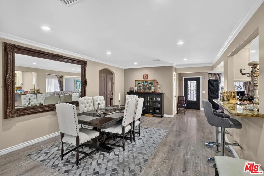 14743 McCormick Street Sherman Oaks, CA 91411