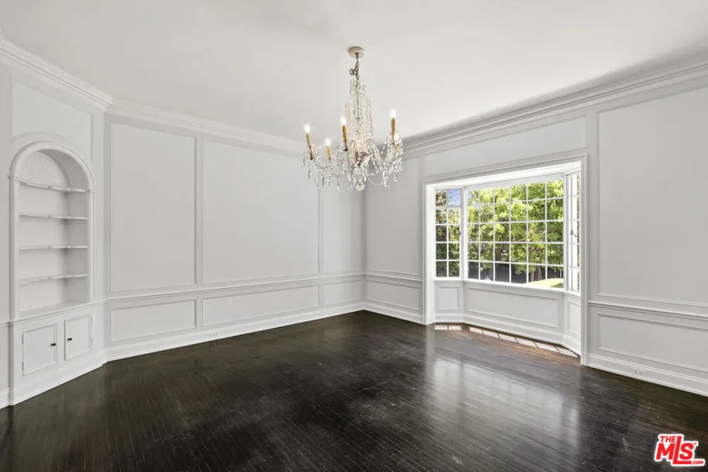 1910 Outpost Drive Los Angeles, CA 90068