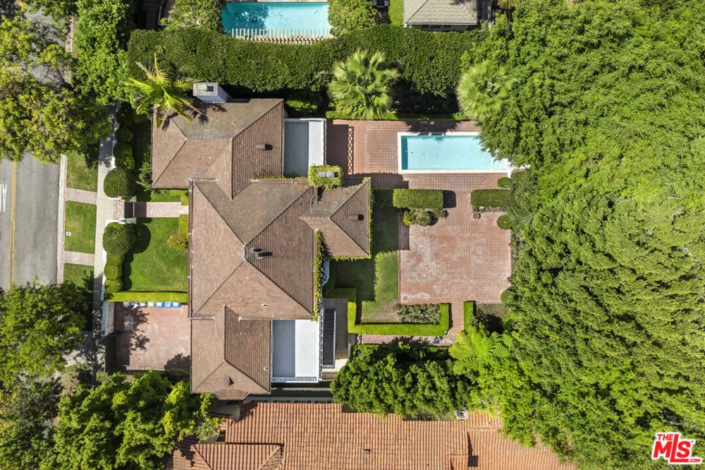 1910 Outpost Drive Los Angeles, CA 90068