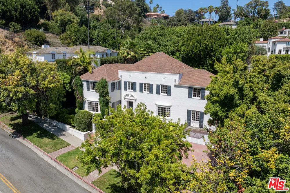 1910 Outpost Drive Los Angeles, CA 90068