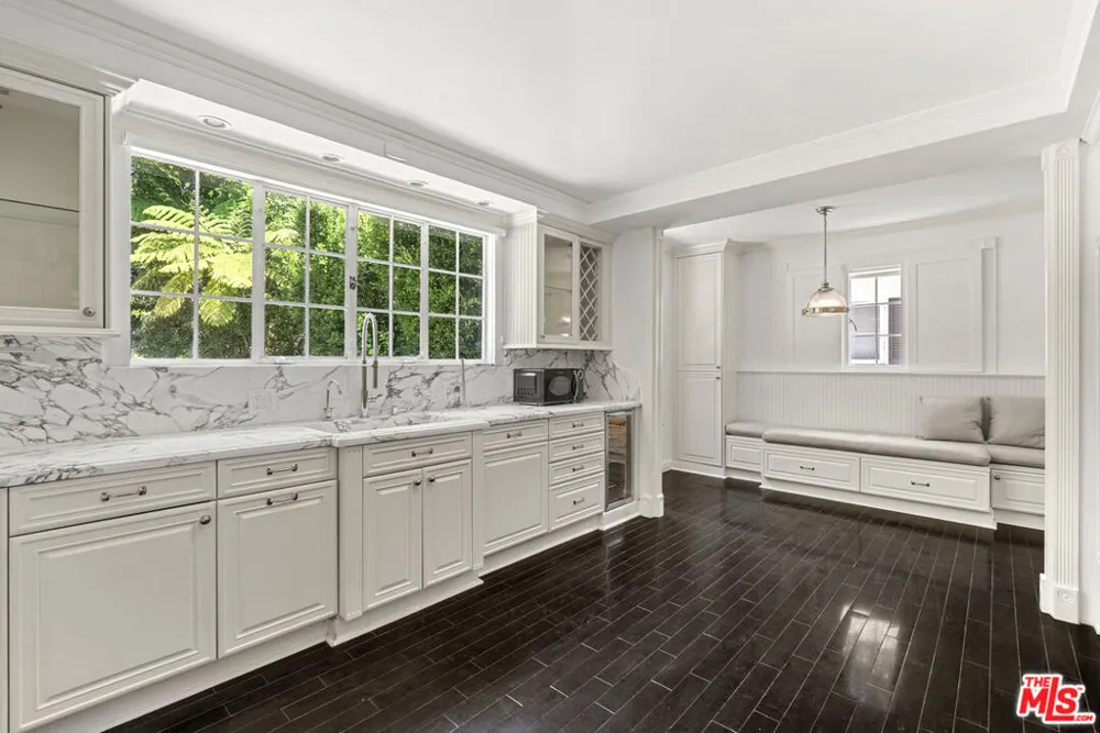 1910 Outpost Drive Los Angeles, CA 90068