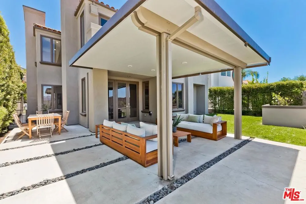 16694 Calle Arbolada Los Angeles, CA 90272