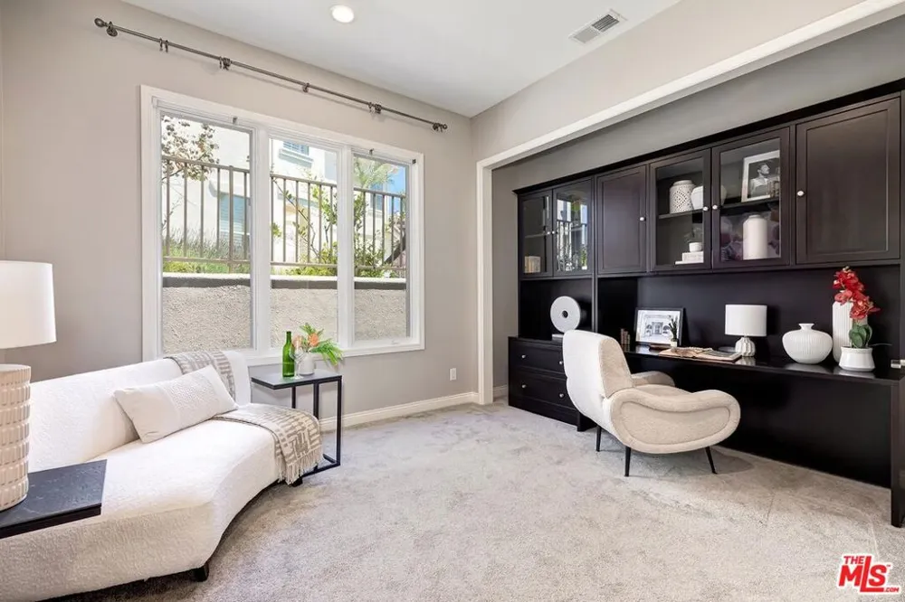 16694 Calle Arbolada Los Angeles, CA 90272