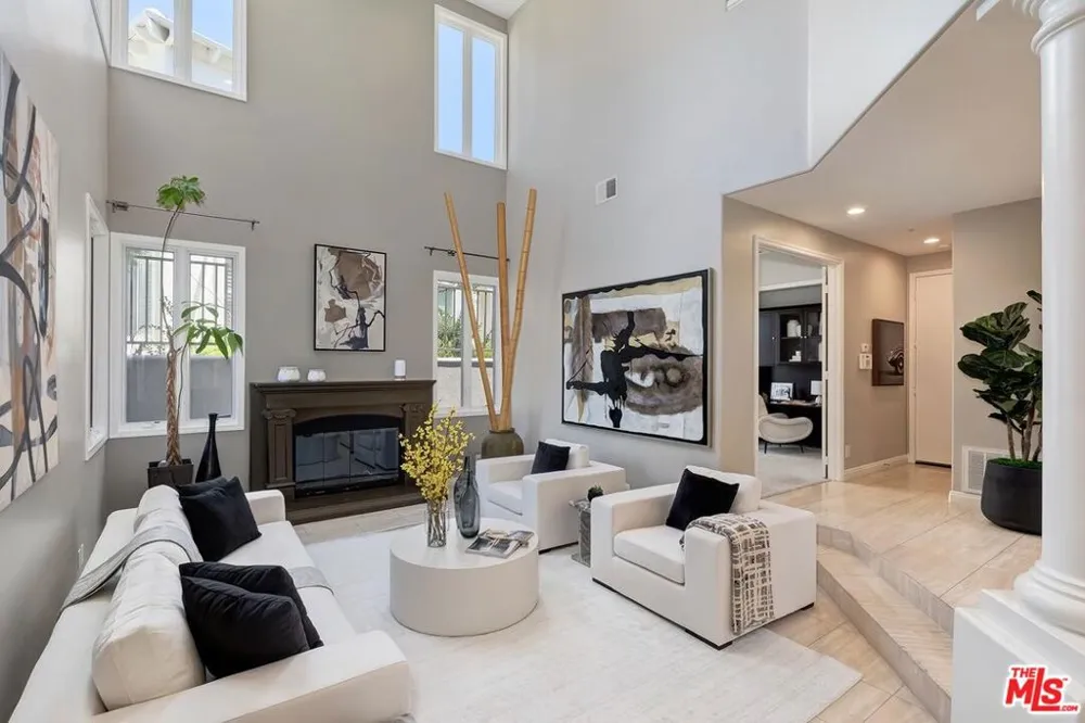 16694 Calle Arbolada Los Angeles, CA 90272