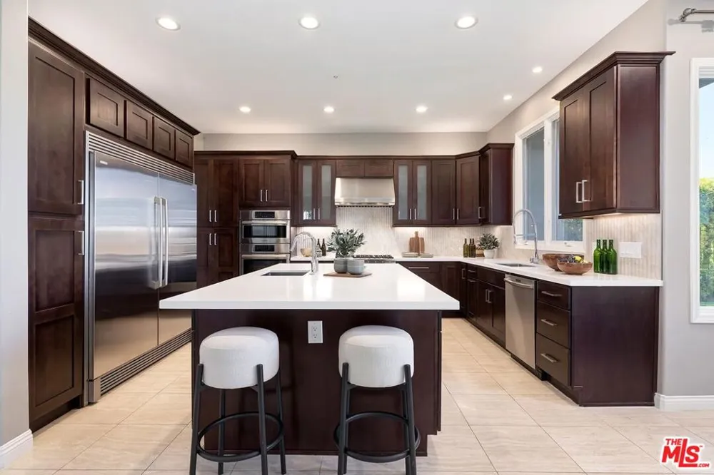 16694 Calle Arbolada Los Angeles, CA 90272