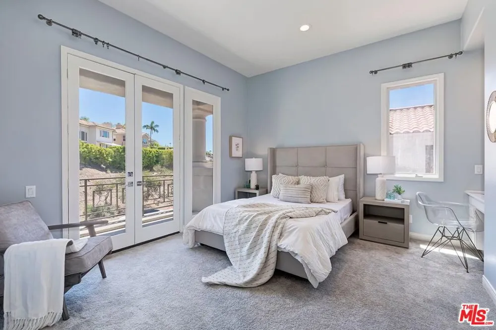 16694 Calle Arbolada Los Angeles, CA 90272