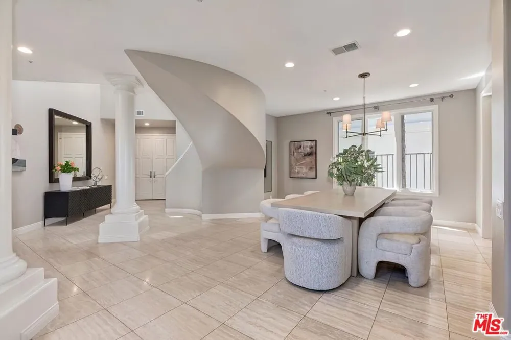 16694 Calle Arbolada Los Angeles, CA 90272