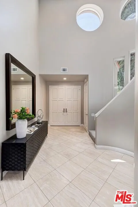 16694 Calle Arbolada Los Angeles, CA 90272