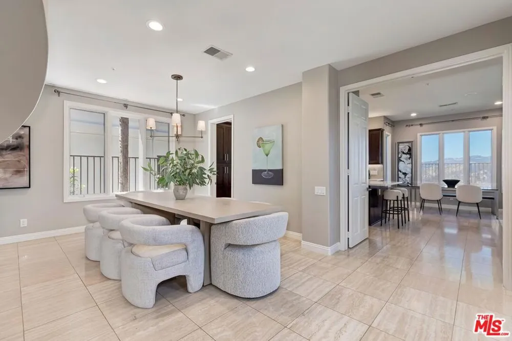 16694 Calle Arbolada Los Angeles, CA 90272