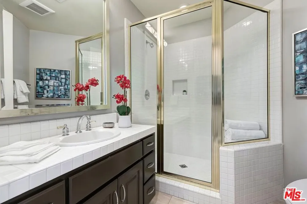 16694 Calle Arbolada Los Angeles, CA 90272